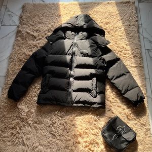 Trapstar Hyperdrive Detachable Hooded Puffer Jacket
Triple Black